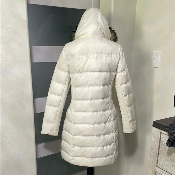 Express White Puffer Coat with Faux Fur Trim - Picture 3 of 11